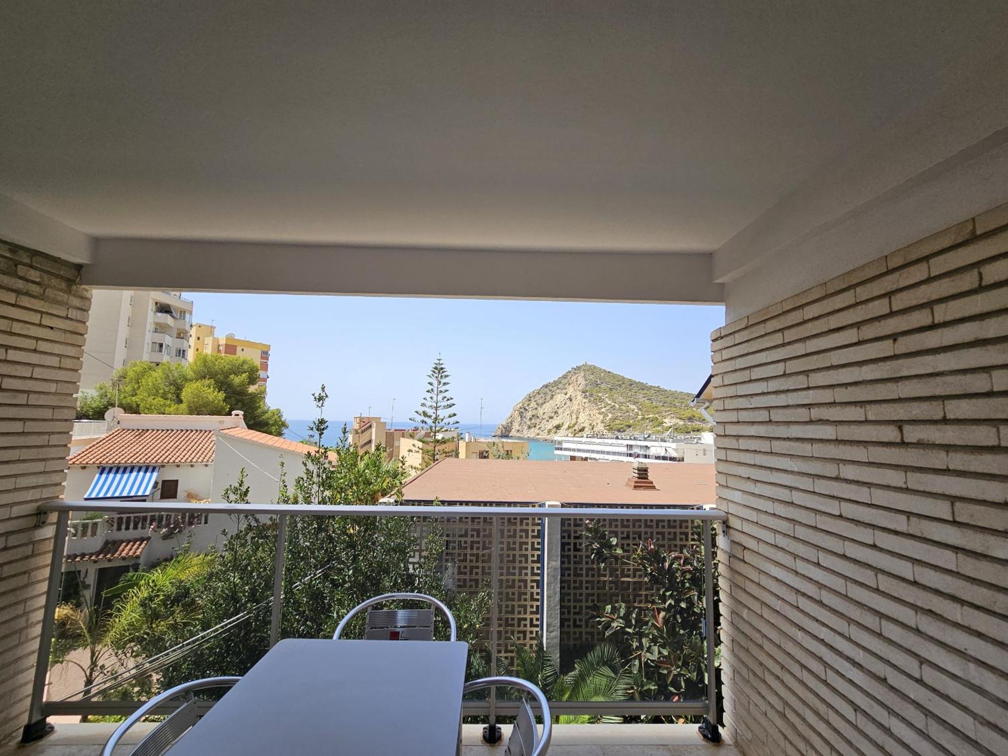 Cornelia If Apartment *